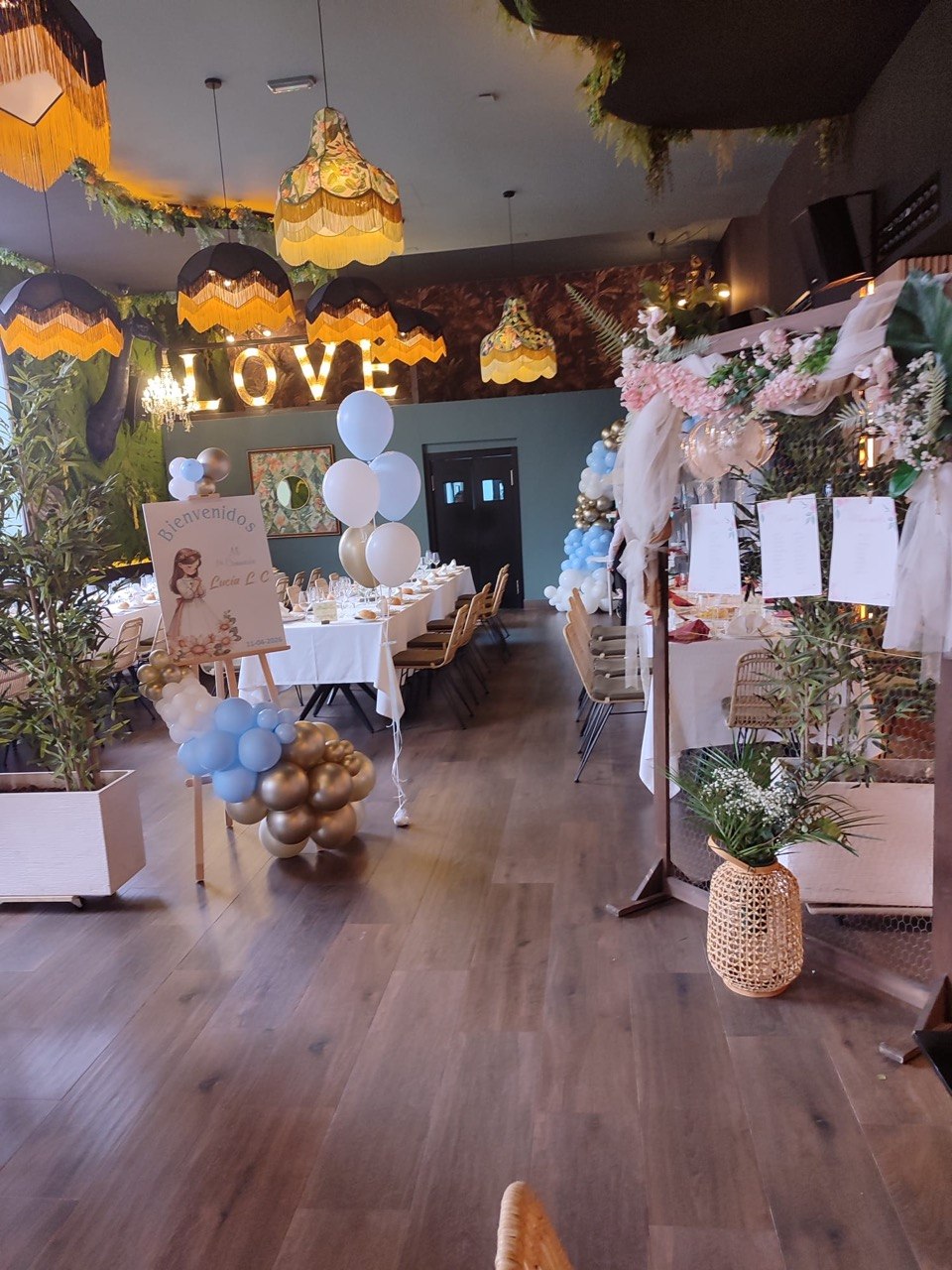 Comunión decorada con globos y photocall en M-LÍA, Hellín